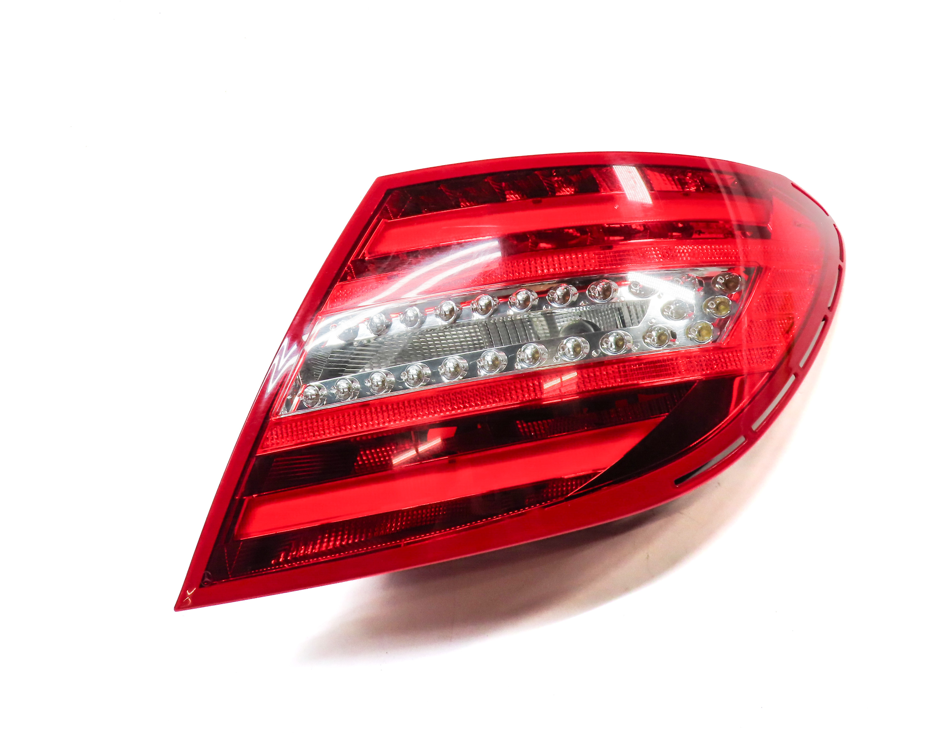 12-15 MERCEDES BENZ C250 C300 C350 (W204) RIGHT PASSENGER TAILLIGHT BRAKE LIGHT — exact item pictured